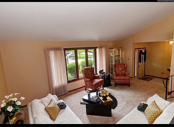 4th image of 1101 Wexford Dr
