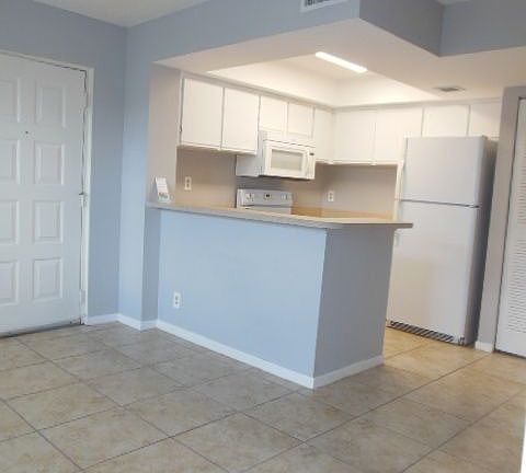 2nd image of 738 Executive Center Dr APT 21