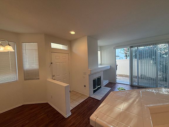 5th image of 241 Woodcrest Ln