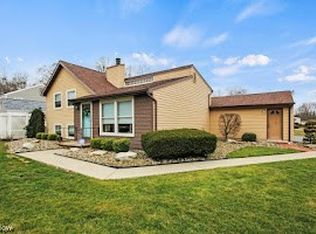 7781 Raglan Dr NE, Warren, OH 44484