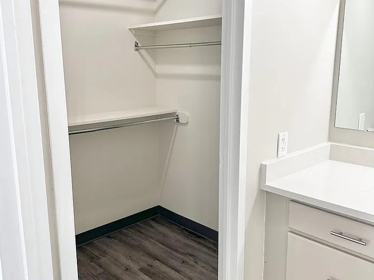 The Regency Apartments — Photo 167