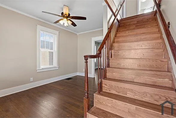 4 bed, 2500 sqft, $1,900 — Photo 4
