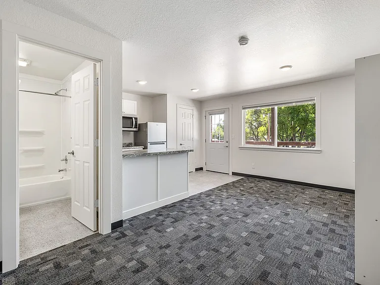 1145 Sherman St — Photo 2