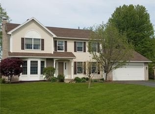 2 Pond Valley Cir, Penfield, NY 14526