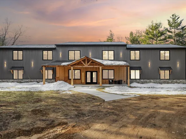 9330 E 56th St, Newaygo, MI 49337