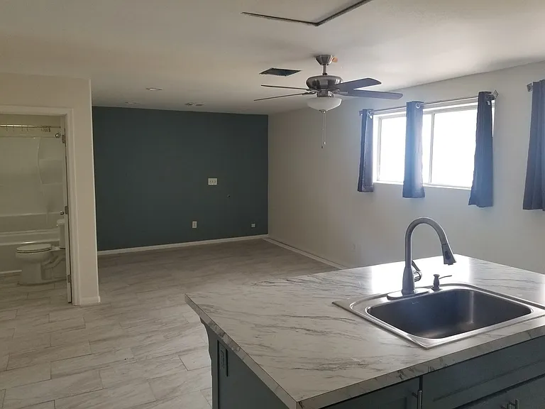 1276 Aurora Dr — Photo 2