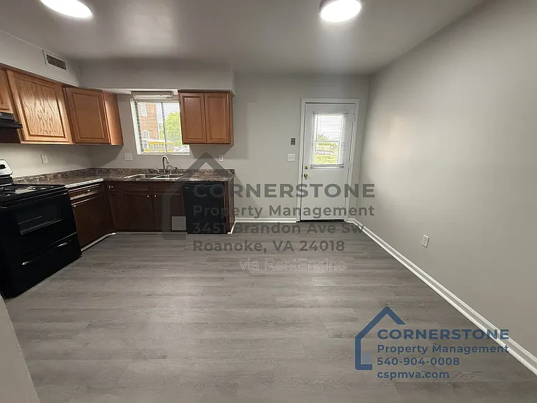106 Lee Ave NE #10 — Photo 3