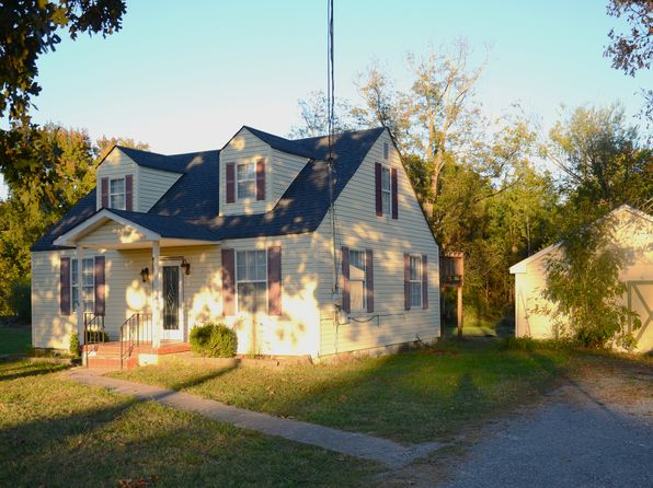 99 Red Bud Ave