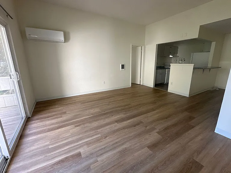 University Park Apartments near Cornell University — Photo 262