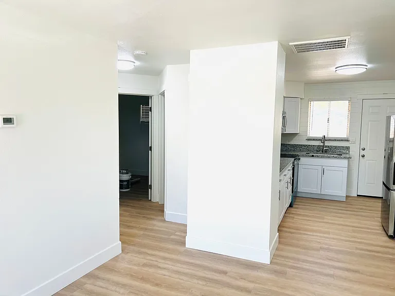 1320 G St — Photo 7