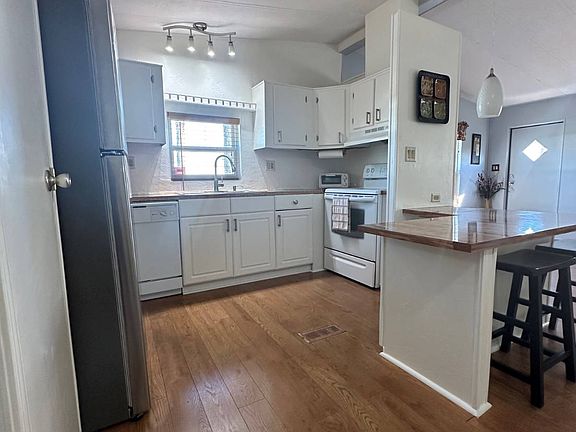 4th image of 303 Chives St #303C