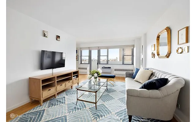 Rented by Douglas Elliman | media 16