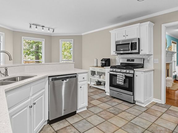 3rd image of 14103 Westbury Dr