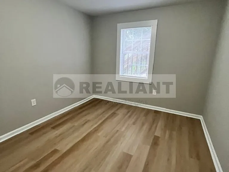 32 Mary St #4 — Photo 6