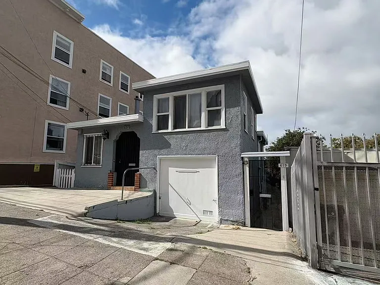 619 E 19th St — Photo 12