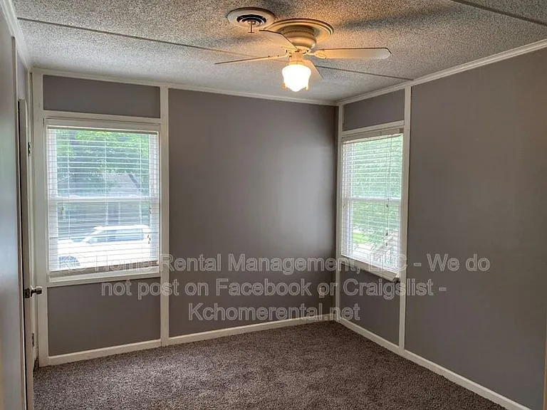 704 NE 45th Ter — Photo 9