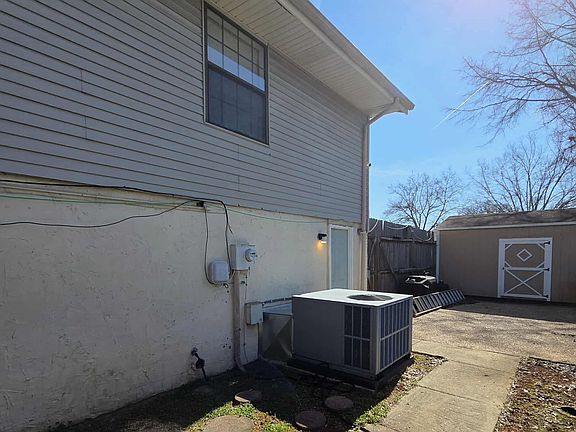 5th image of 103 Caldwell Dr