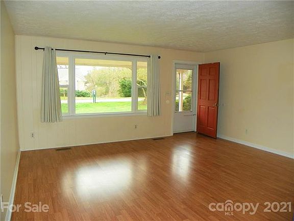 3rd image of 148/150 Wynnbrook Dr