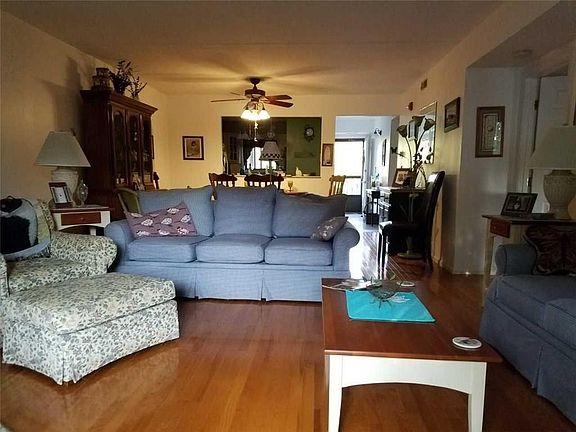 4th image of 650 E Greenwich Ave APT 6-304