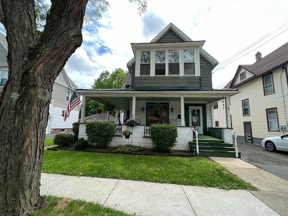 Front of two family.