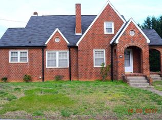 4425 Lane St, Winston Salem, NC 27105