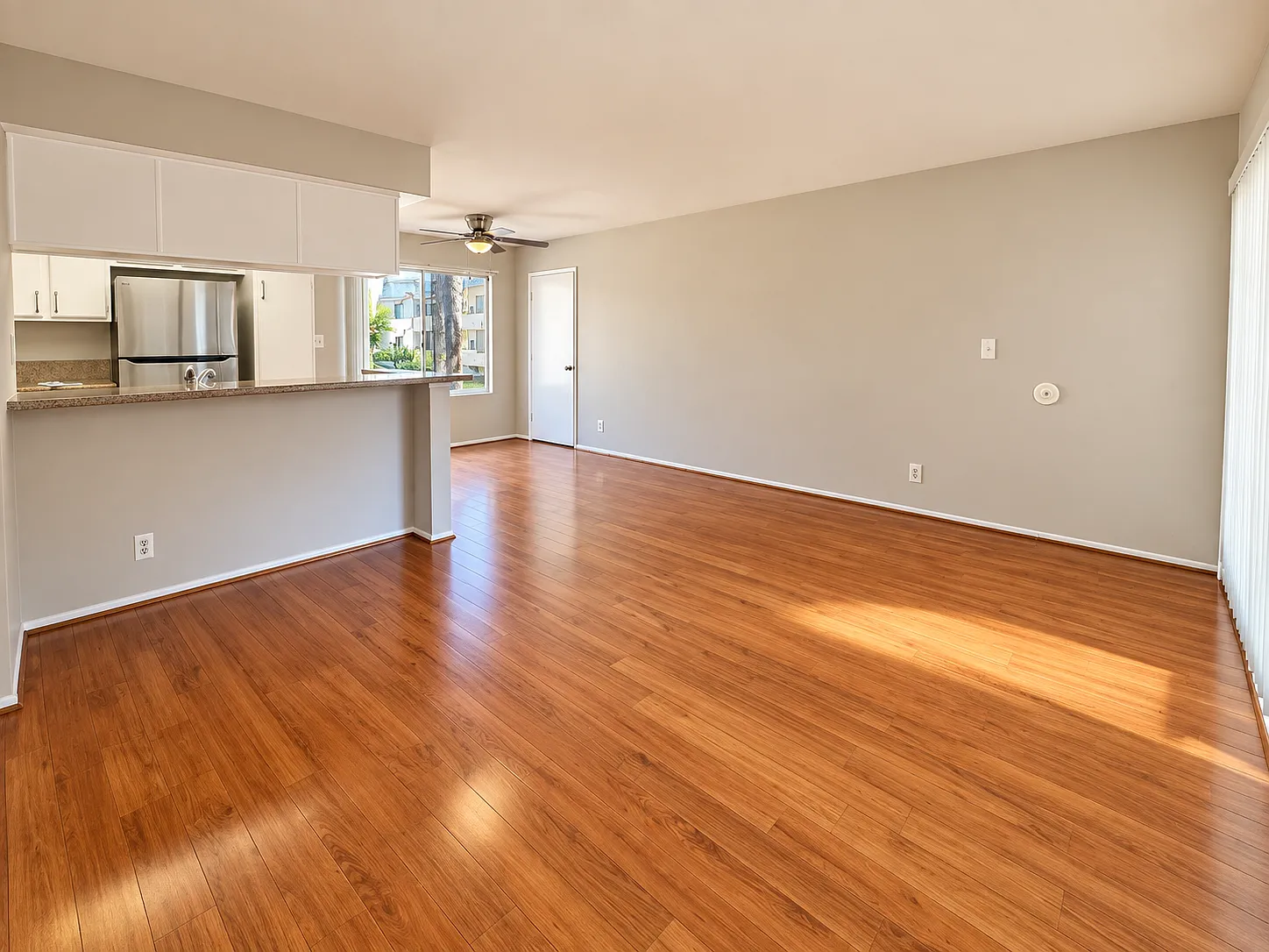 2 bed, 1.5 bath, 920 sqft, $2,825 — Photo 3