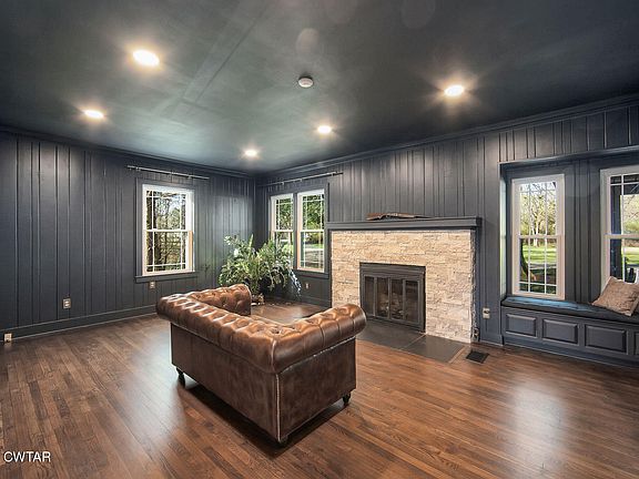 3rd image of 1090 Old Humboldt Rd