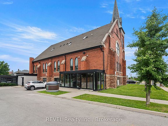 4th image of 405 Merritt St #3