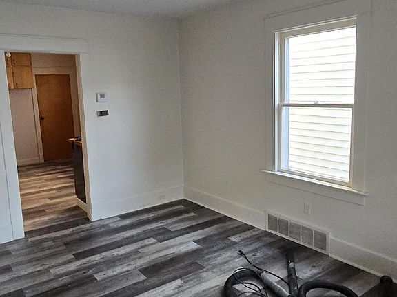 4th image of 452 E 2nd St #1