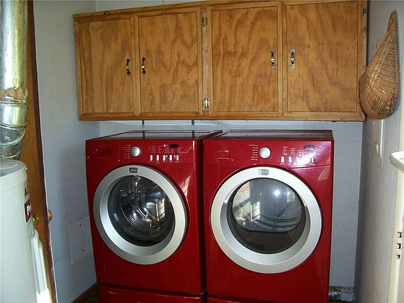 4th image of 1226 N Lake Vista Dr