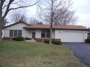 W132S6850 Fennimore Ln, Muskego, WI 53150