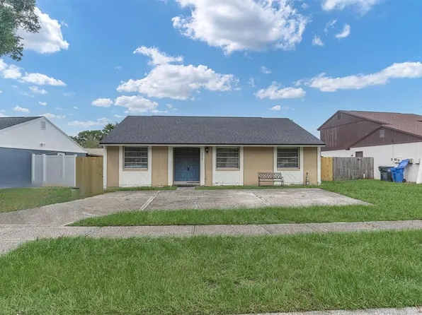 2827 Cedaridge Dr, Tampa, FL 33618