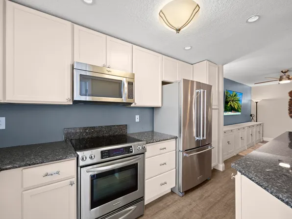 109 Paradise Harbour Boulevard #211, North Palm Beach, FL 33408