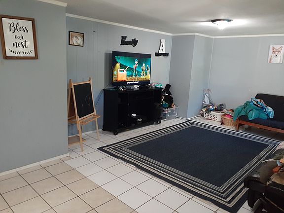 2nd image of 215 Sioux Ave