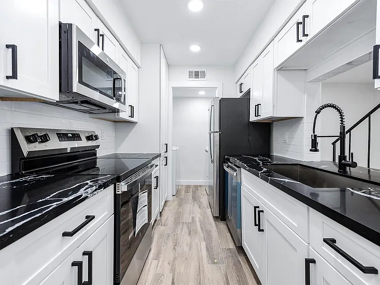 5532 Beverly Hill St #1 — Photo 2