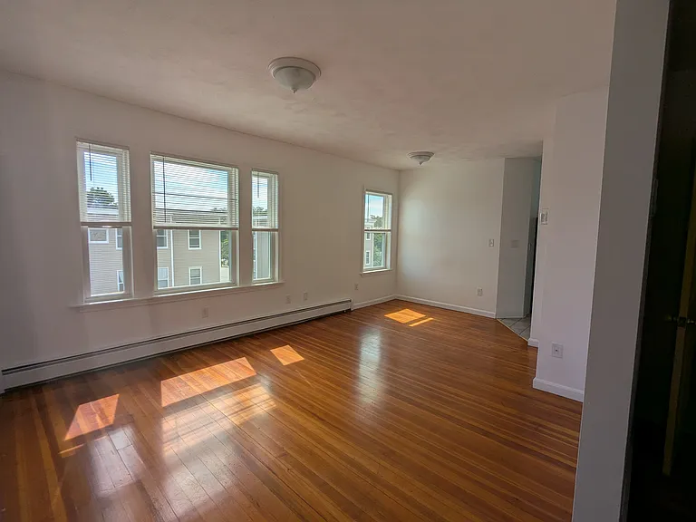 8 Pearl St #D — Photo 1