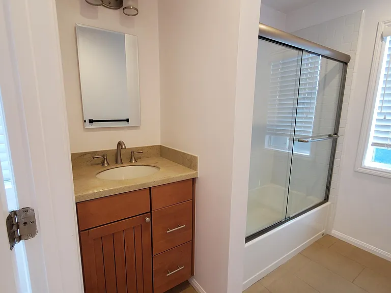 46 Thornton Ave #1/2 — Photo 15