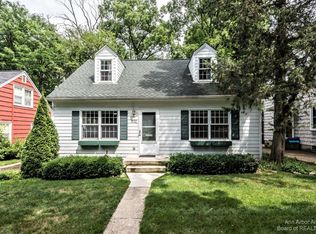 1722 Chandler Rd, Ann Arbor, MI 48105
