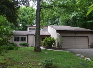 3 Roc Etam Rd, Denville, NJ 07834