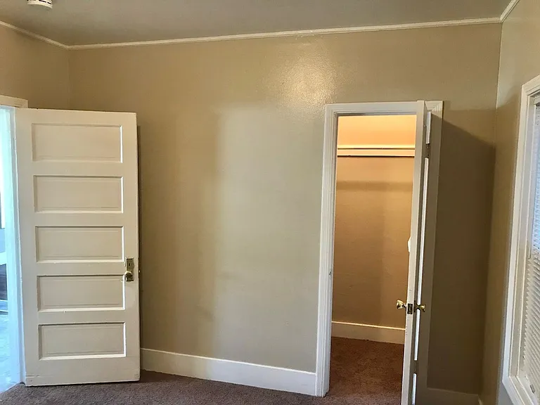3521 Center Ave — Photo 6