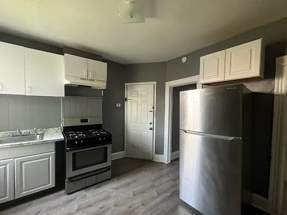 69 Williams Ave #2
