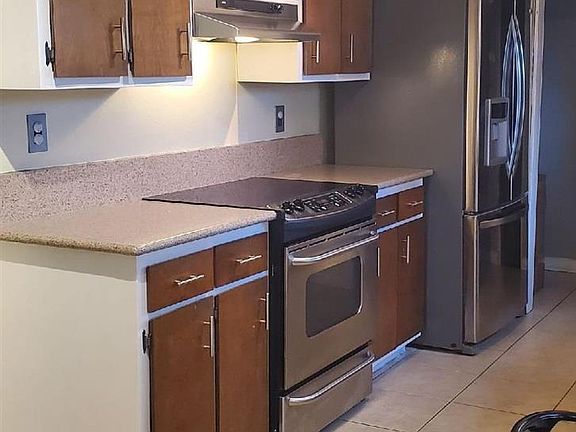 3rd image of 10438 Waterford Dr