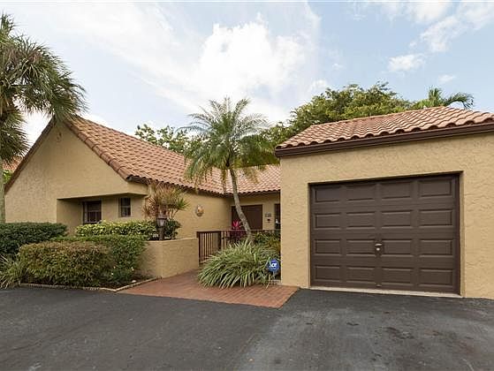 5th image of 2071 Maplewood Dr