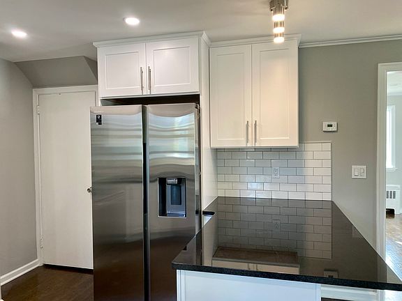 4th image of 43 Earle St #43
