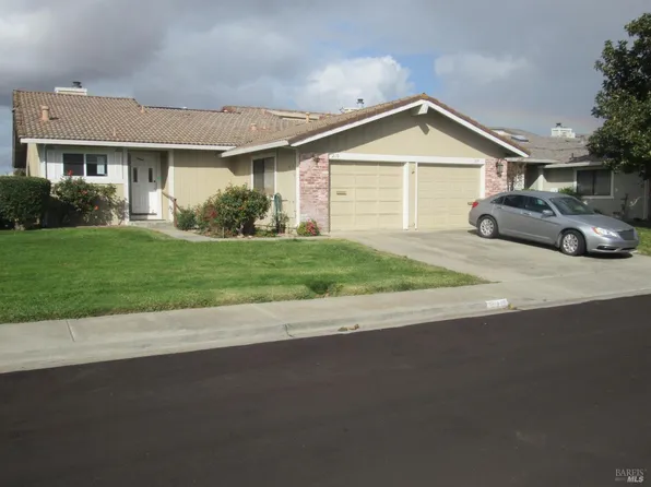 210 Grand Canyon Dr, Vacaville, CA 95687