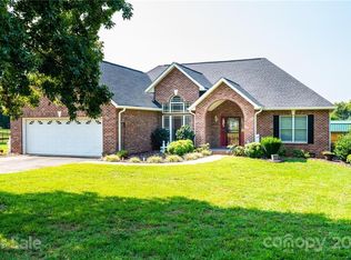 5401 Pittstown Rd, Hickory, NC 28602