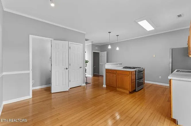 10708 Prince Albert Way — Photo 26