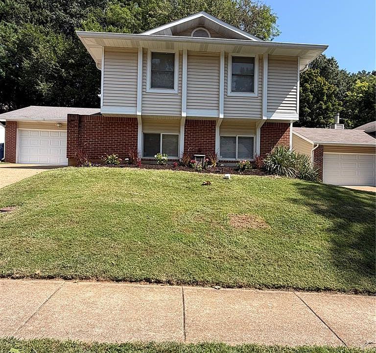 1st image of 537 Treetop Village Dr
