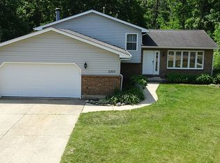 2209 10th St, Winthrop Harbor, IL