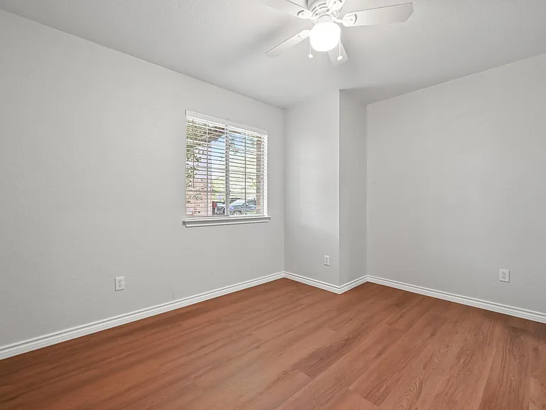 10317 Huxley St — Photo 22